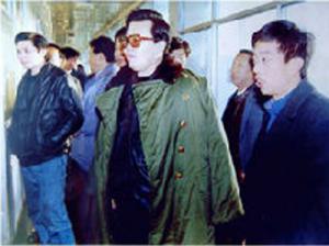 1993年12月時任河南省委書記、現(xiàn)任中央政治局常委的***視察我廠
